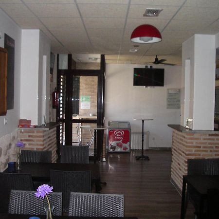 Apartamentos La Fonda Aninon Екстериор снимка