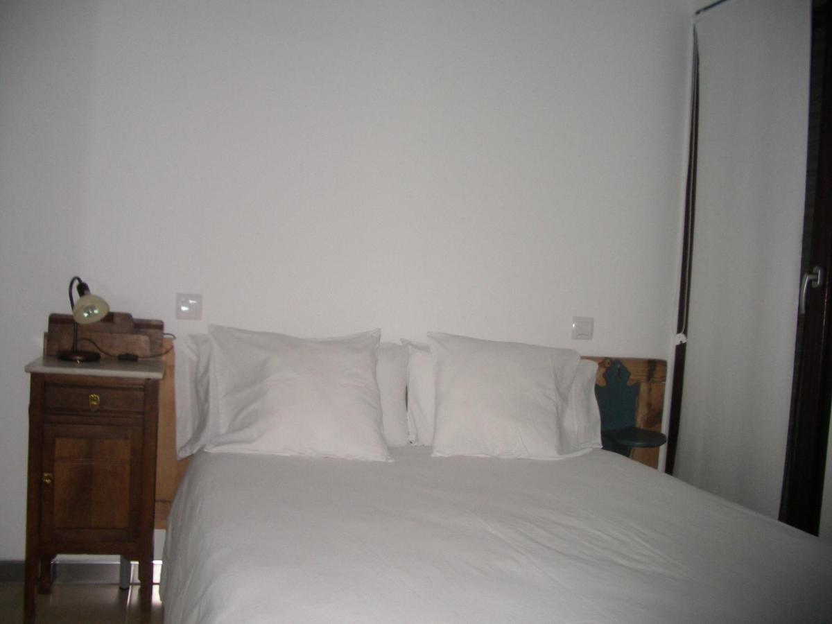 Apartamentos La Fonda Aninon Екстериор снимка