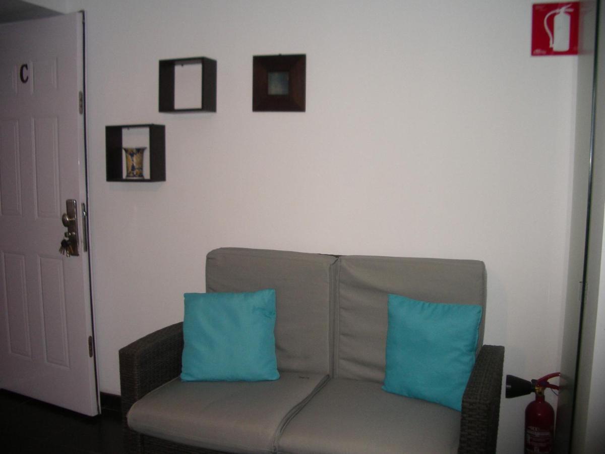 Apartamentos La Fonda Aninon Екстериор снимка