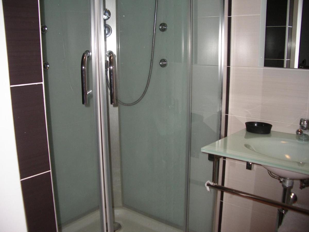Apartamentos La Fonda Aninon Екстериор снимка