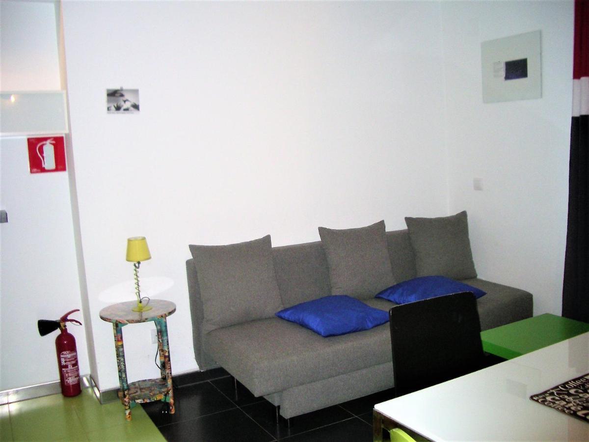 Apartamentos La Fonda Aninon Екстериор снимка