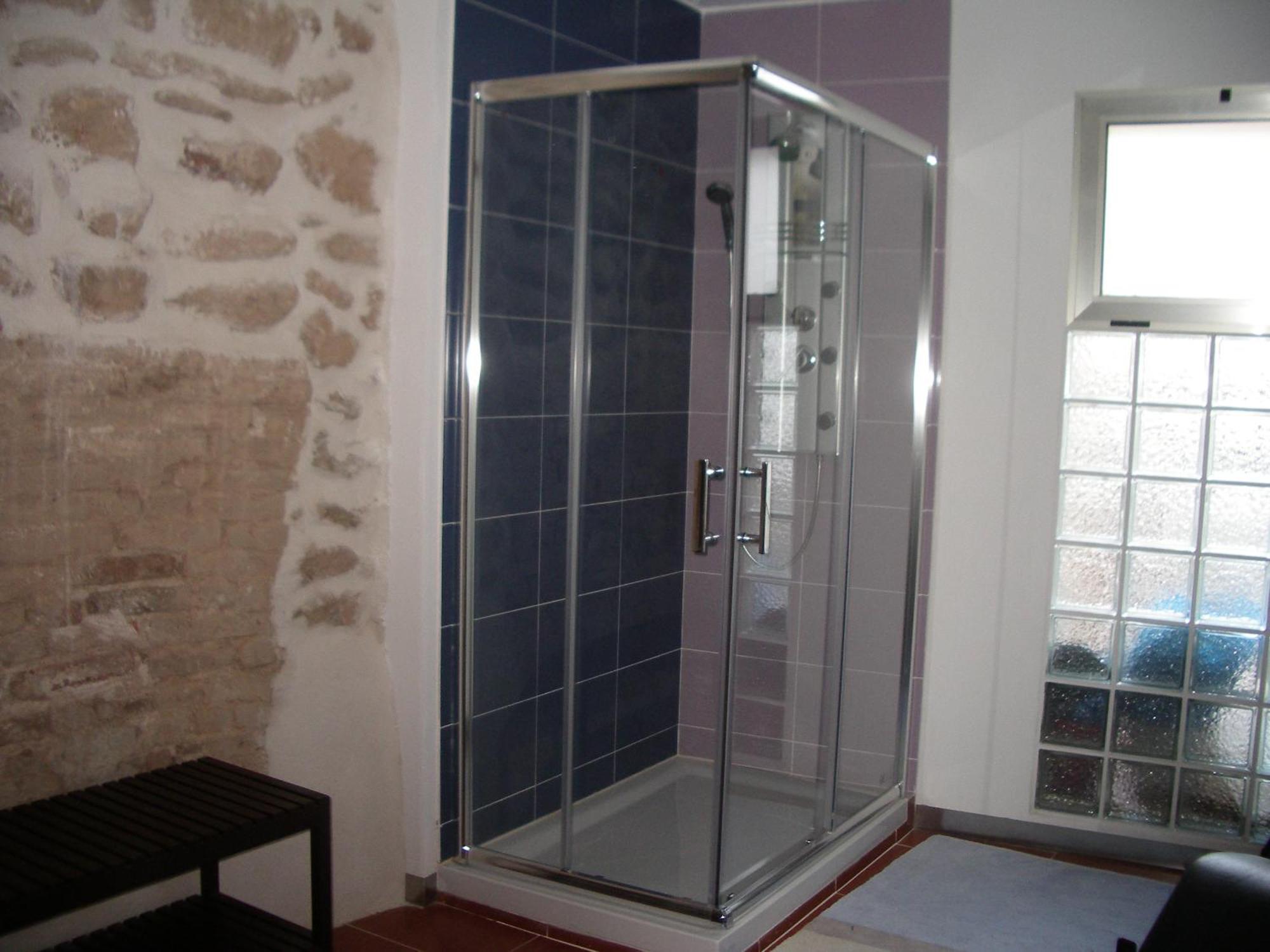 Apartamentos La Fonda Aninon Екстериор снимка