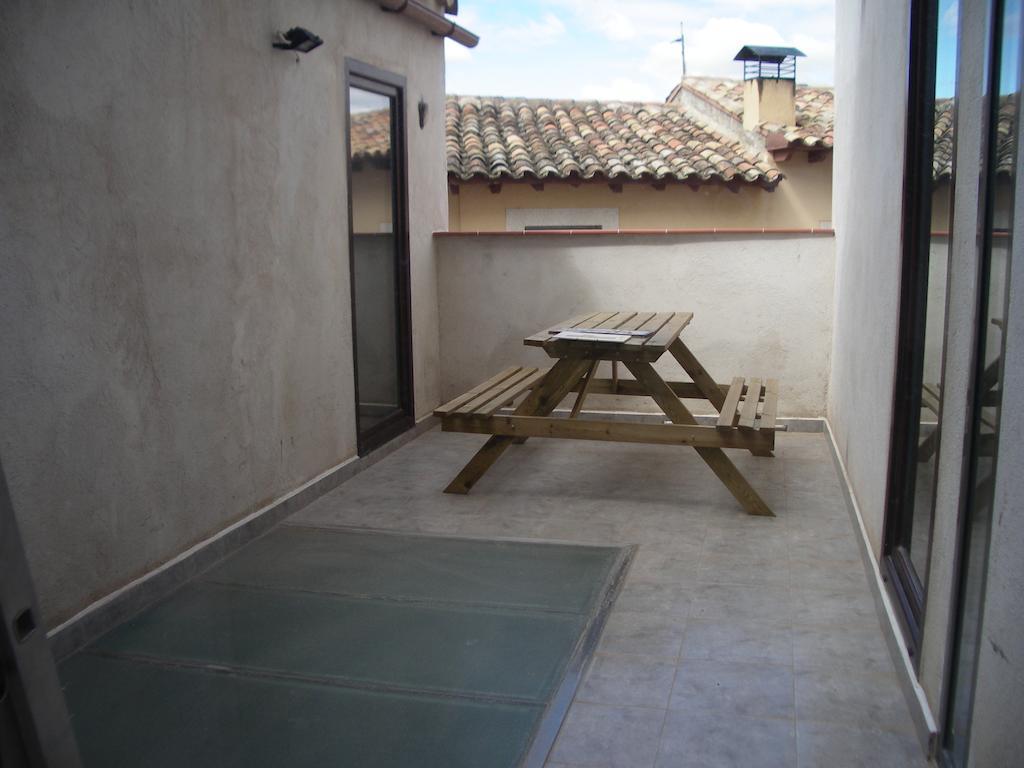 Apartamentos La Fonda Aninon Стая снимка