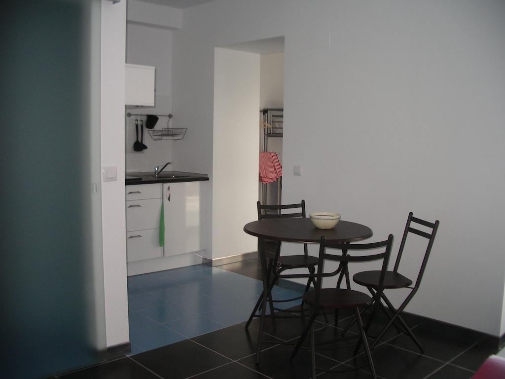Apartamentos La Fonda Aninon Стая снимка