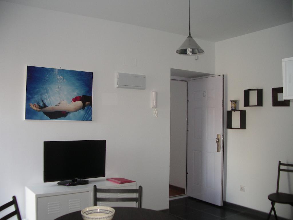 Apartamentos La Fonda Aninon Екстериор снимка