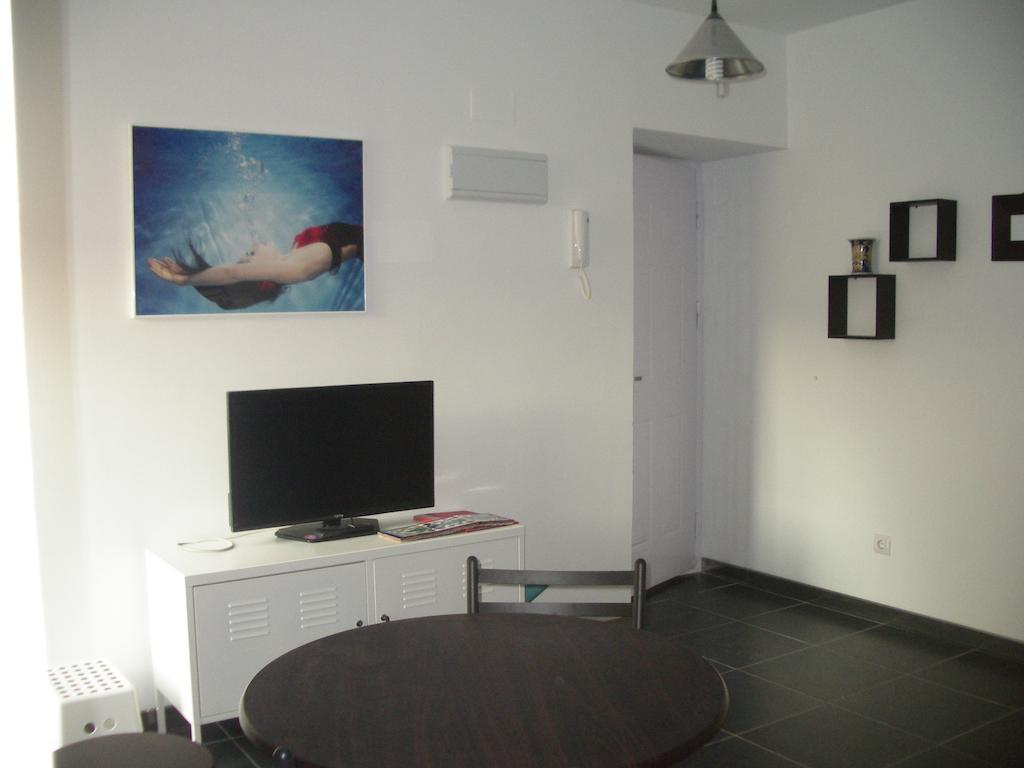 Apartamentos La Fonda Aninon Екстериор снимка