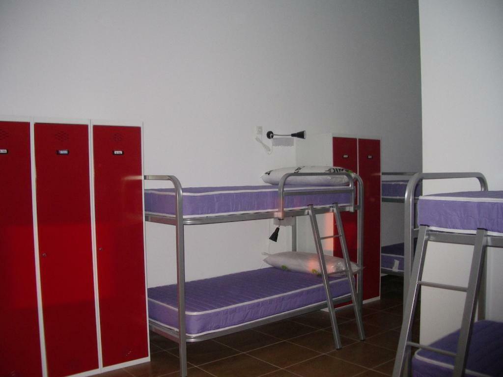 Apartamentos La Fonda Aninon Екстериор снимка
