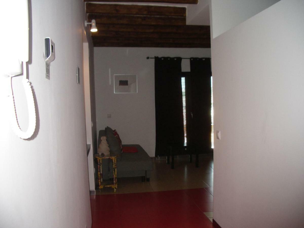 Apartamentos La Fonda Aninon Екстериор снимка