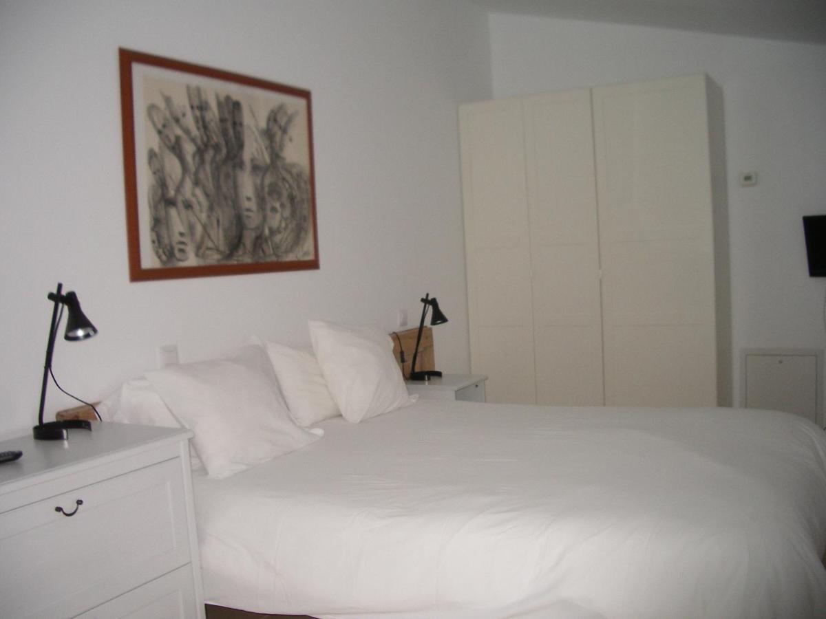 Apartamentos La Fonda Aninon Екстериор снимка