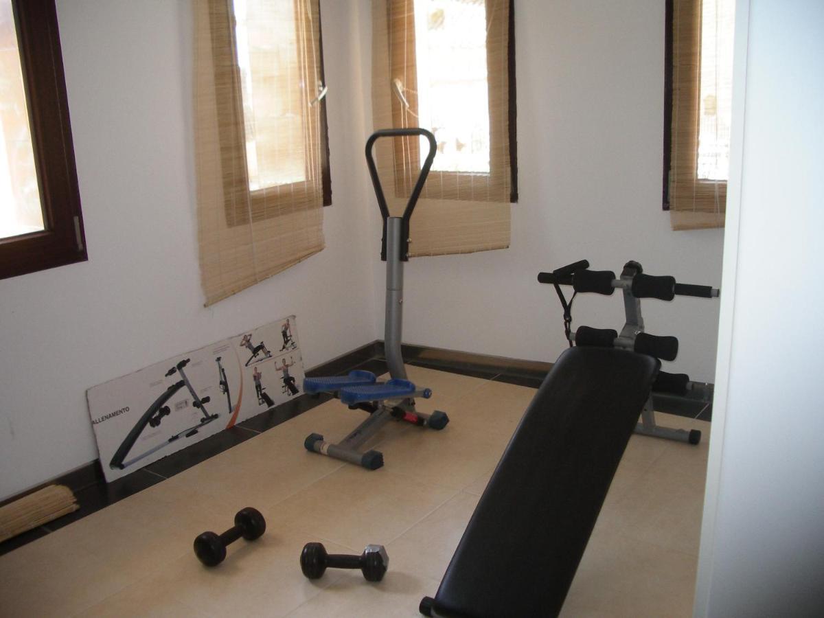 Apartamentos La Fonda Aninon Екстериор снимка