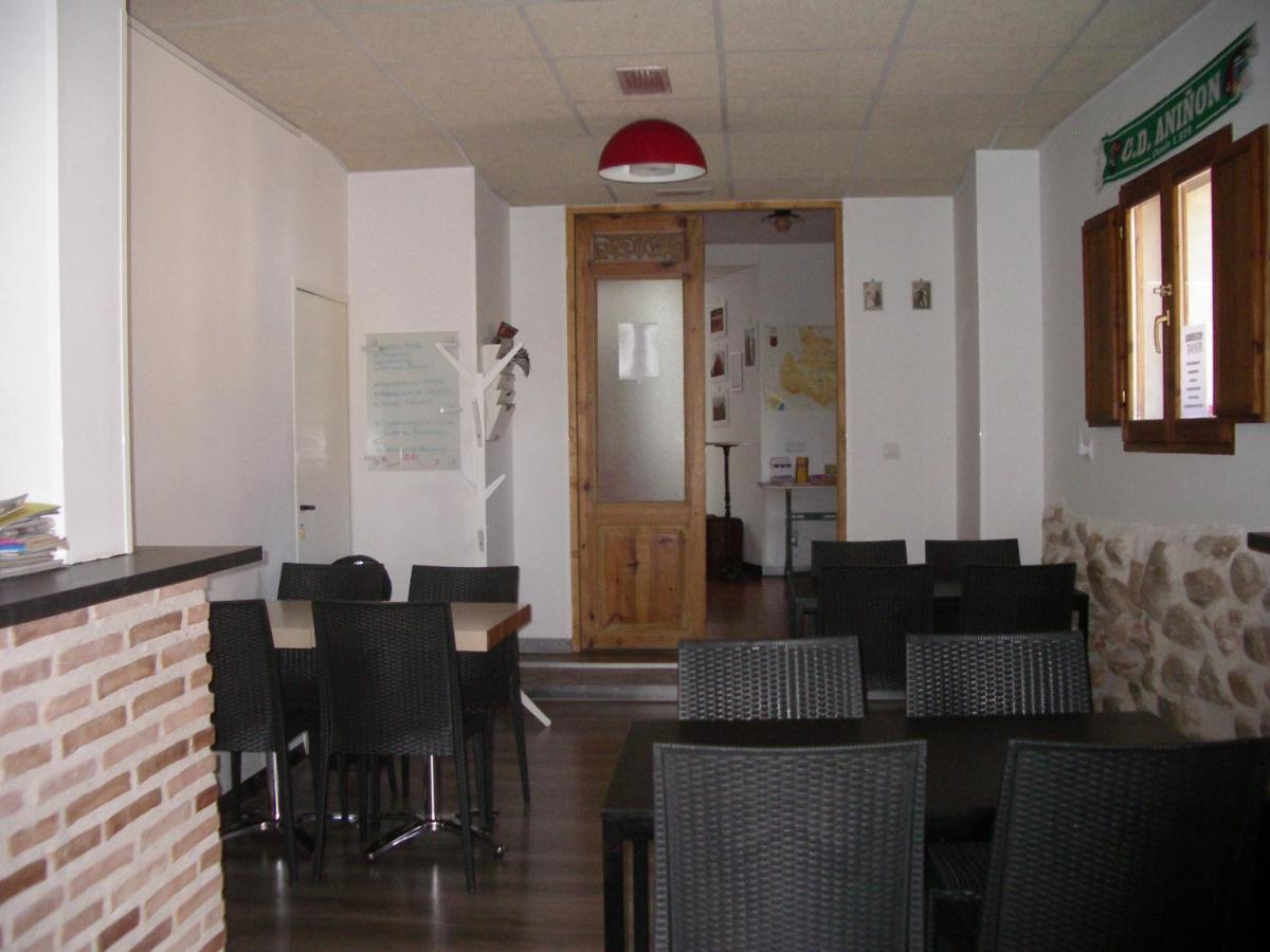 Apartamentos La Fonda Aninon Екстериор снимка