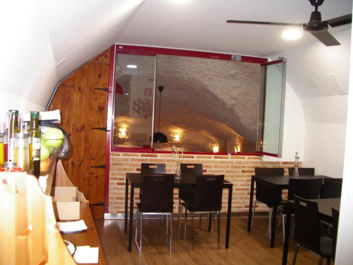 Apartamentos La Fonda Aninon Екстериор снимка